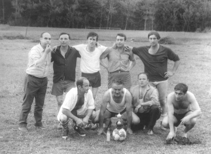 Equipo de fútbol dos anos sesenta